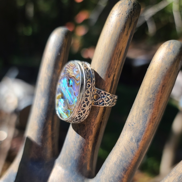 🙏🐅Host pick! 🎈🎉Abalone mother of pearl sterling silver ring sz7 - Picture 3 of 9